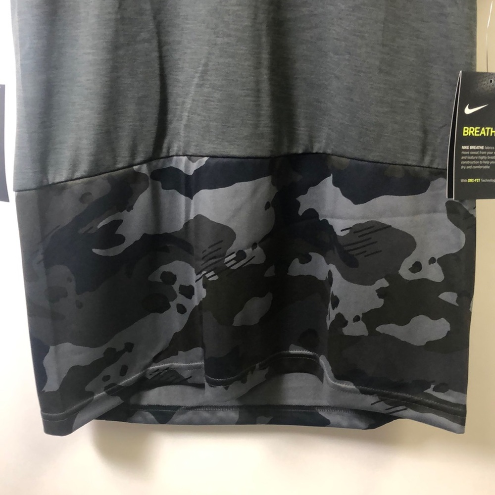 Nike Men’s Breathing Training T-Shirt SZ S (J 101) - Picture 3 of 4